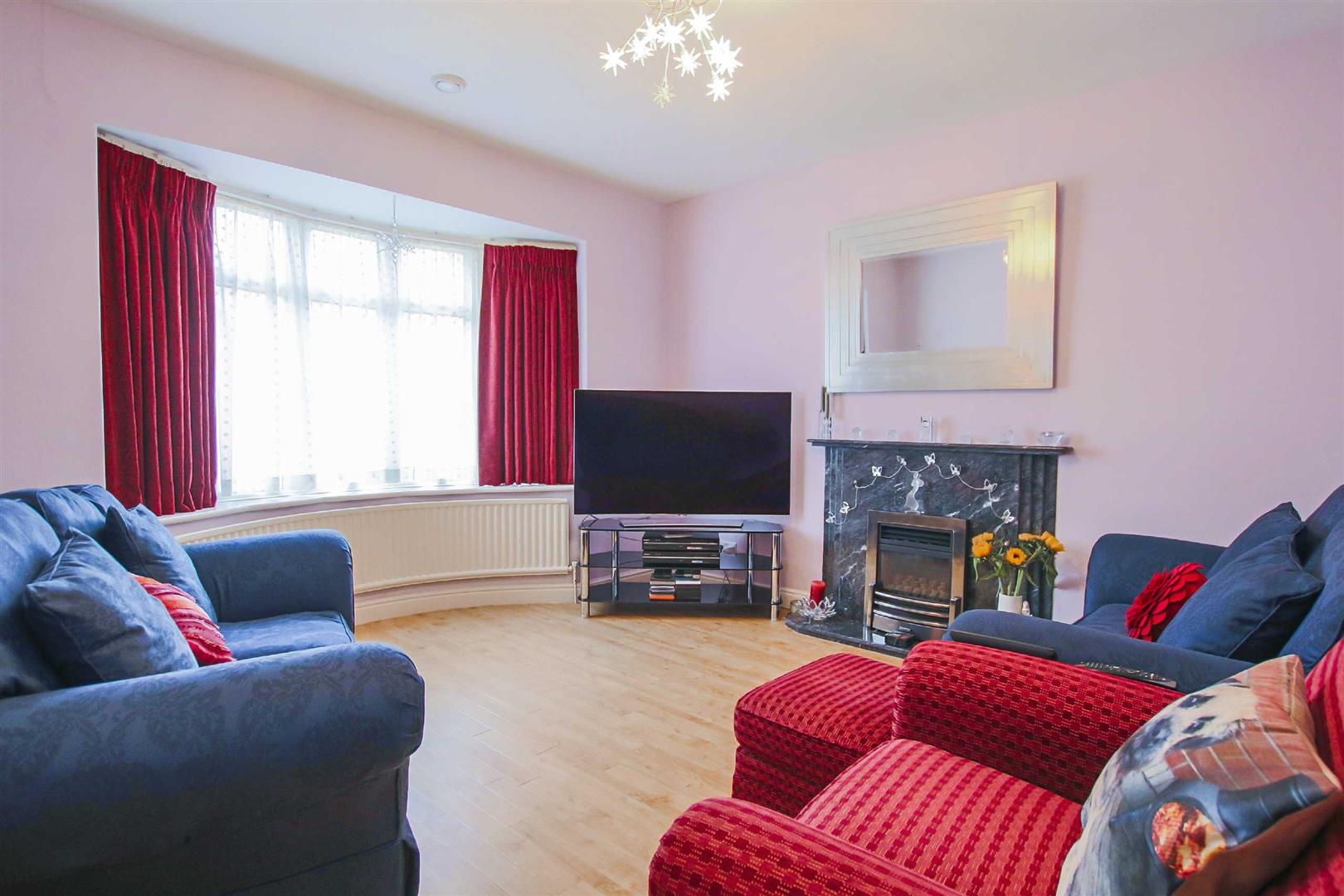 3 Bed Detached Bungalow For Sale - Main Image